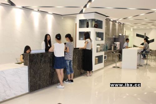 月租399，企業(yè)輕松擁有專業(yè)商務服務